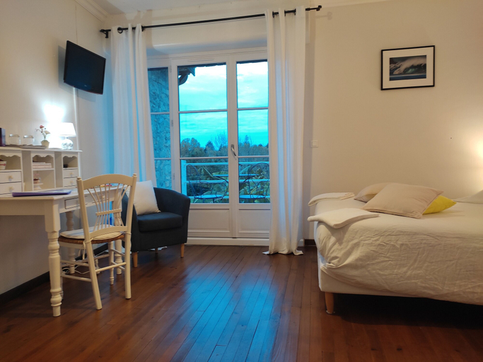 Bedroom 4, Amphitryon, Pyrénées-Atlantiques