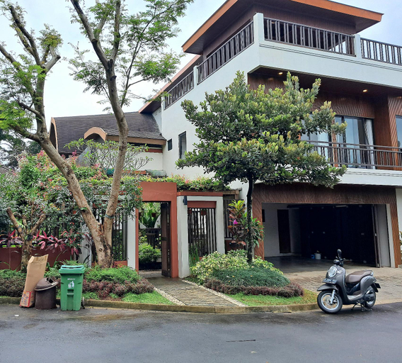 Exterior & Views 1, Pet-Friendly 5BR Villa Getaway with Private Pool, Bogor