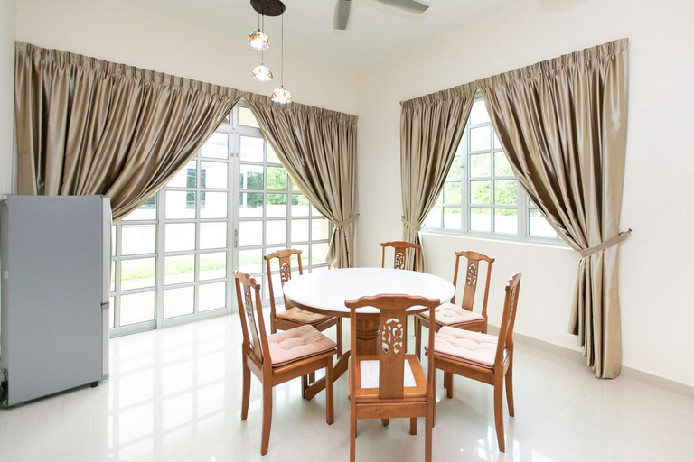 Others 4, Tanjung Bungah 6BR 20Pax Bungalow w/ Snooker BBQ, Pulau Penang