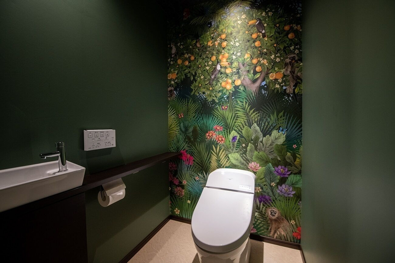 Bathroom 13