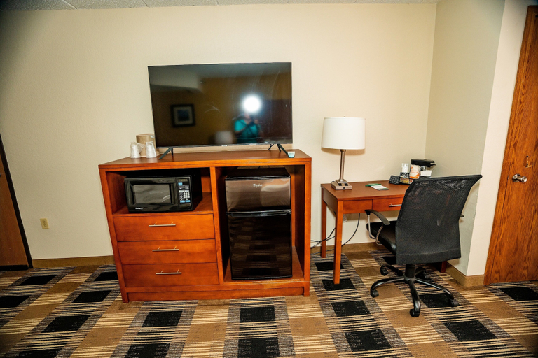 Others 5, Quality Inn near Medical Center, Olmsted