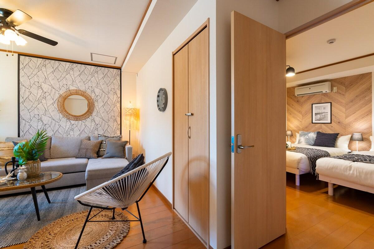 Bedroom 2, IG11/Near downtown! Free parking & speed WiFi , Ishigaki