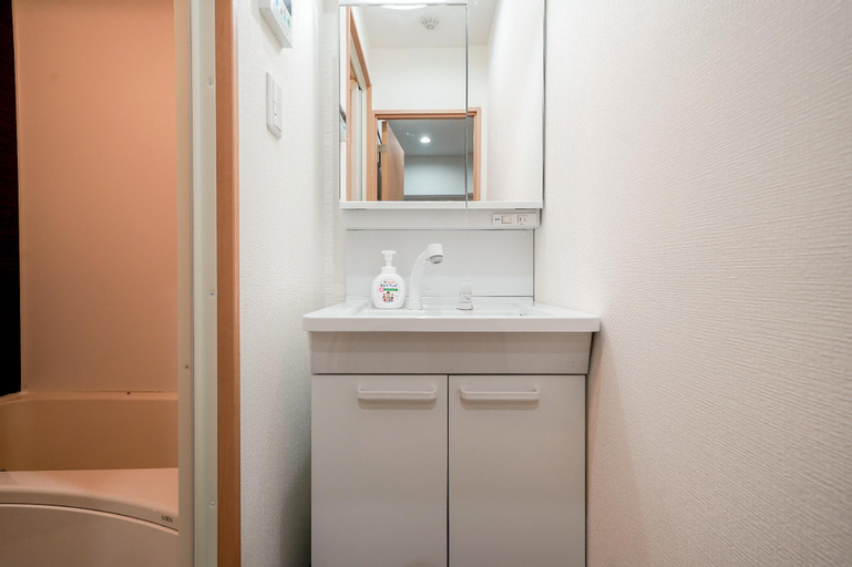 Bedroom 3, Okachimachi Station 6 min, Ueno Station 10 min BC, Taitō