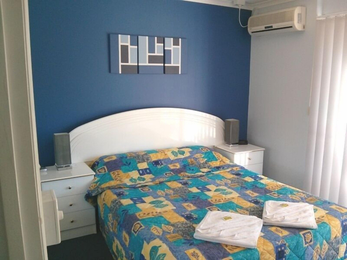 Bedroom 2, Bay Hideaway Resort, Hervey Bay - Pt A