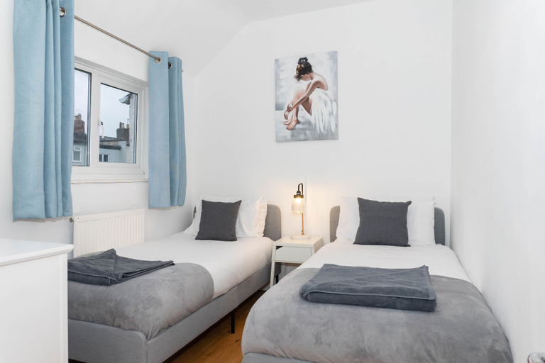Bedroom 3, Glenfall Place, Gloucestershire