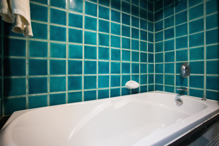 Bathroom 4, Golden Beach Resort, Mueang Krabi
