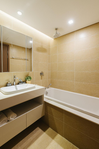 Others 5, Vinhomes Metropolis/ 2Bedrooms/ LakeView/ Hanoi, Ba Đình