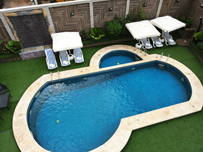 Sport & Beauty 3, Suita Hotel, Mfoundi