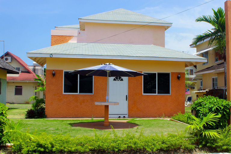 Exterior & Views, Peaceful Retreat