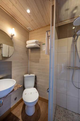 Bathroom 3, Hotel Beau Rivage, Savoie