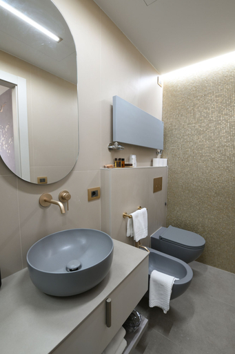 Bathroom 4, Hotel Dei Fiori, Savona
