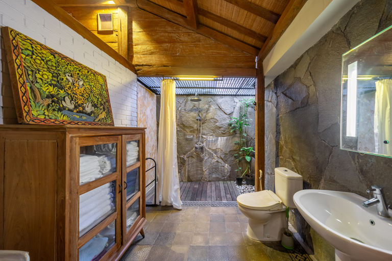 Bathroom 4, Villa Arumanis, Badung
