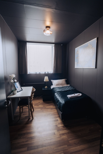 Bedroom 3, Brim hotel, Reykjavík