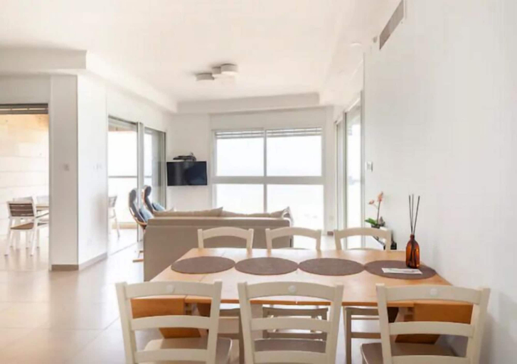 Others 4, Amazing Sea View 3 BR APT Iconic Tower