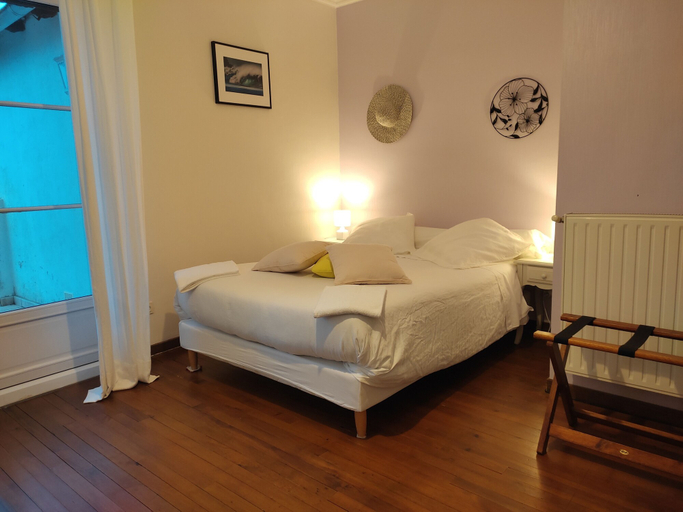 Bedroom 3, Amphitryon, Pyrénées-Atlantiques