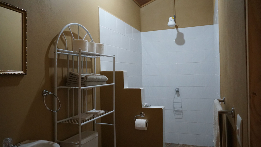 Bathroom, OXIGENO I, Upala