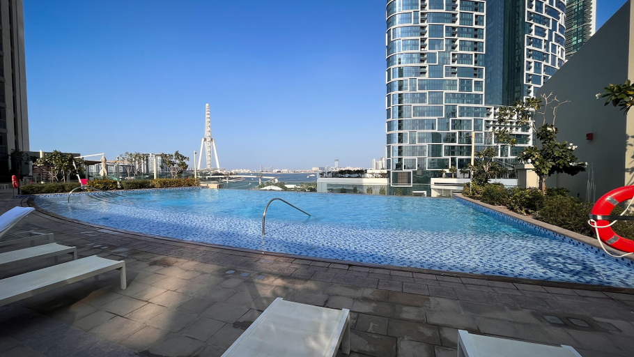 Sport & Beauty 5, Waves Holiday Home - Jaw-Dropping Sea View From This Comfy Retreat, Dubai