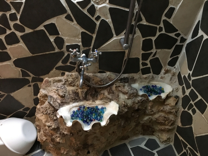 Bathroom 12