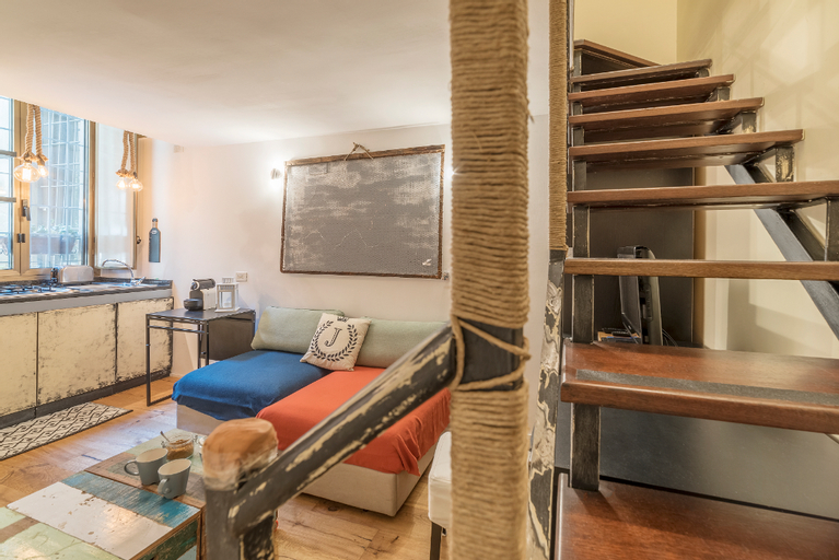 Others 5, Monti Studio Apartment, Roma