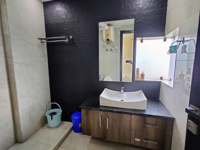 Bedroom 2, Modern 1Bhk Private Apartment w/WiFi &Kingsize Bed, West