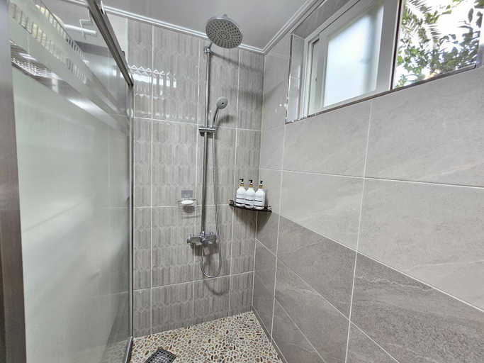 Bathroom 3, Old Man and Sea Pension, Seogwipo