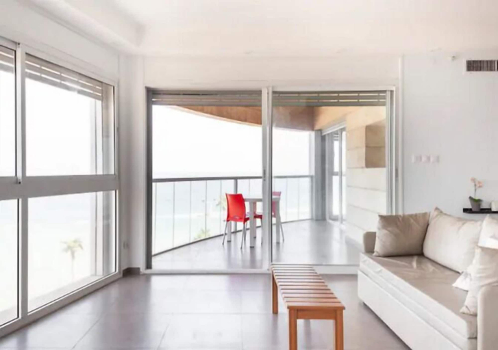 Others 5, Amazing Sea View 3 BR APT Iconic Tower