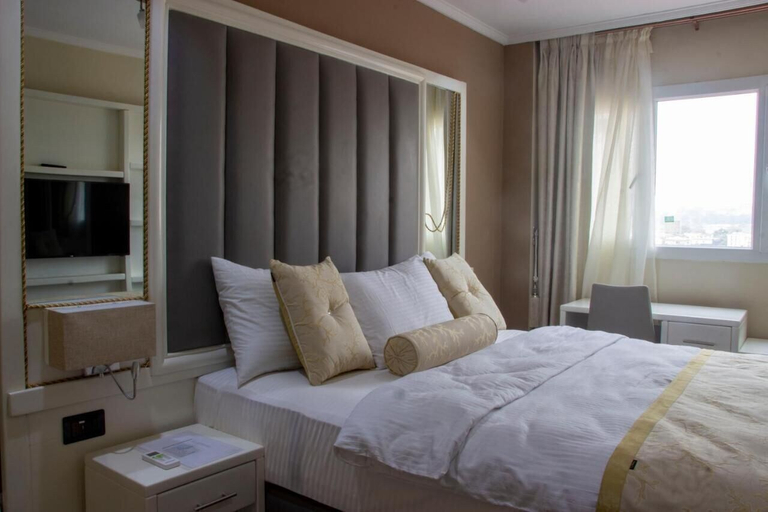 Bedroom 4, Suita Hotel, Mfoundi