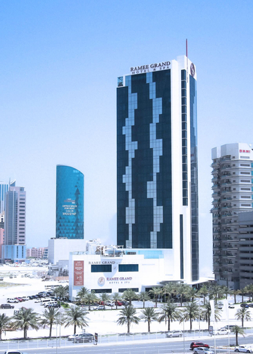 Exterior & Views 21