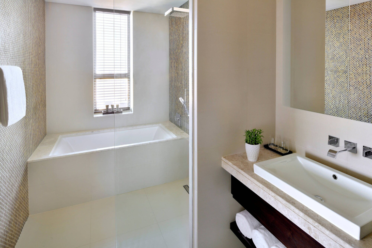 Bathroom 5, JW Marriott Hotel Muscat, Seeb