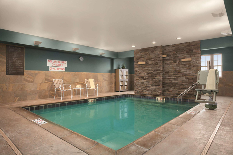 Sport & Beauty 5, Hyatt House Minot, Ward