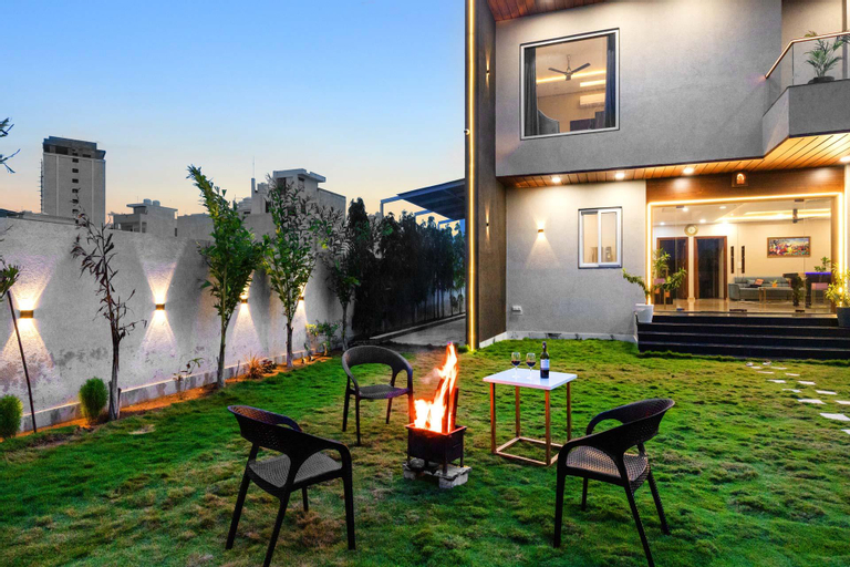 StayVista's The Rose Gold - City-Center Villa with Private Pool, Games Room & Kids Zone, Jaipur