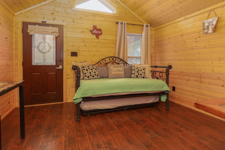 Bedroom 3, Al's Hideaway Cabin and RV Rentals LLC, Bandera