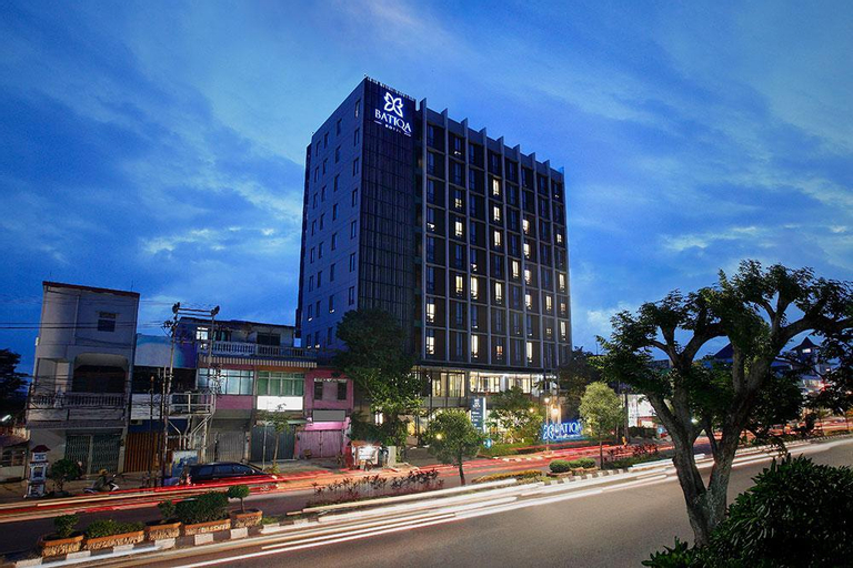 OneBR Superior Room with City View - Breakfast, Palembang