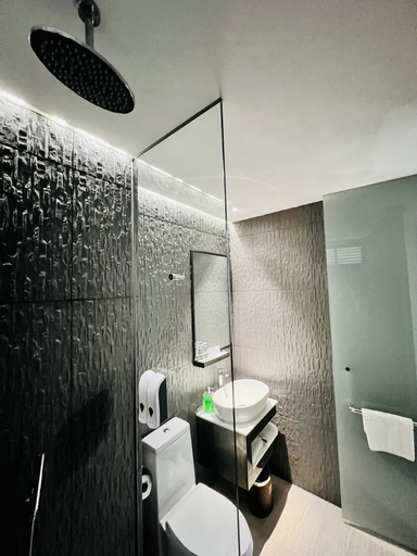 Bathroom 30