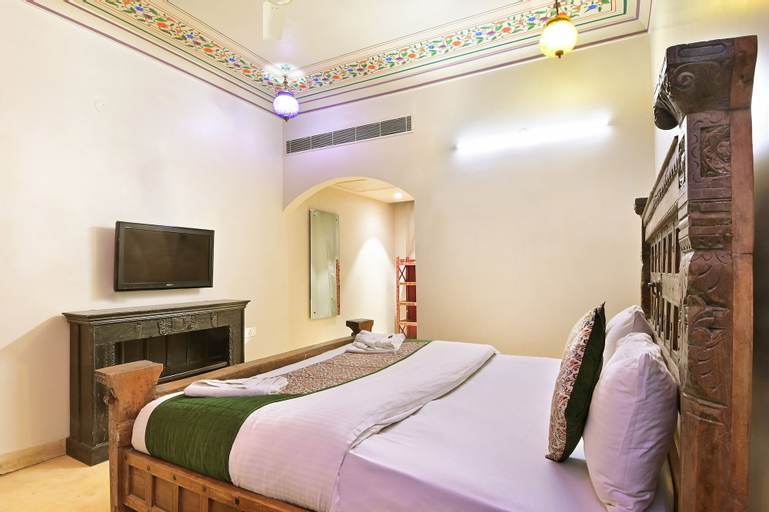Bedroom 13