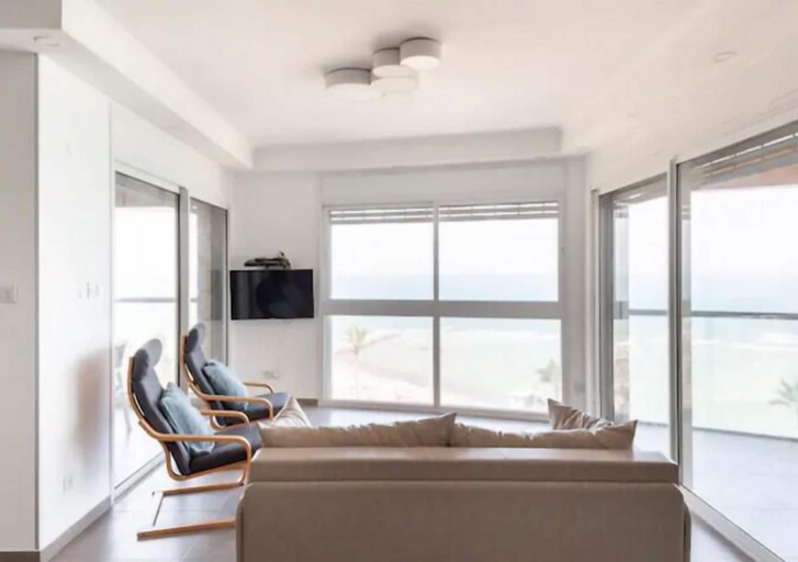 Others 3, Amazing Sea View 3 BR APT Iconic Tower