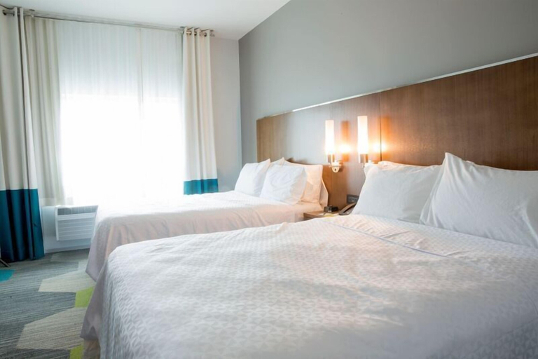 Bedroom 3, Four Points by Sheraton Miami Airport, Miami-Dade