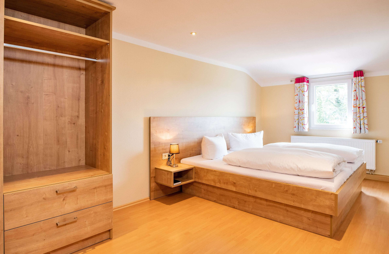 Bedroom 2, Kulturhotel Kaiserhof, Wartburgkreis