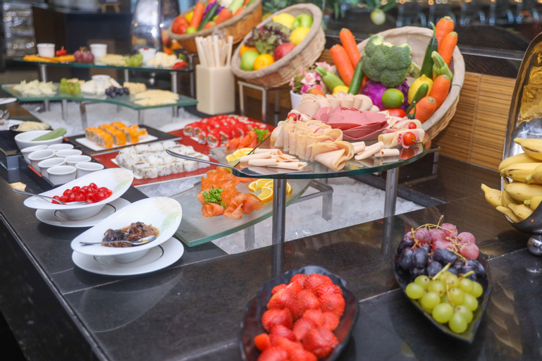 Food & Drinks 6