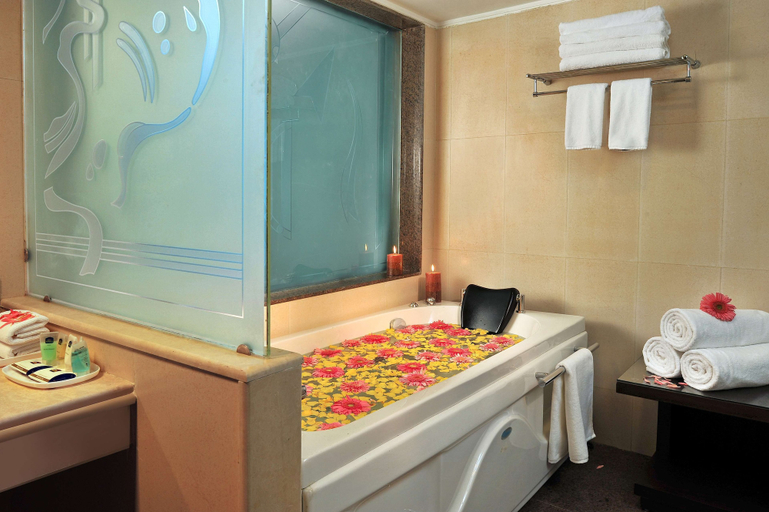 Bathroom 4, Best Western Maryland, Sahibzada Ajit Singh Nagar