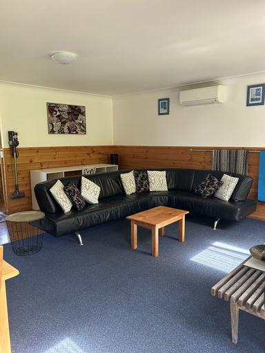 Others 5, Clifton Beach Lodge, Corangamite - South