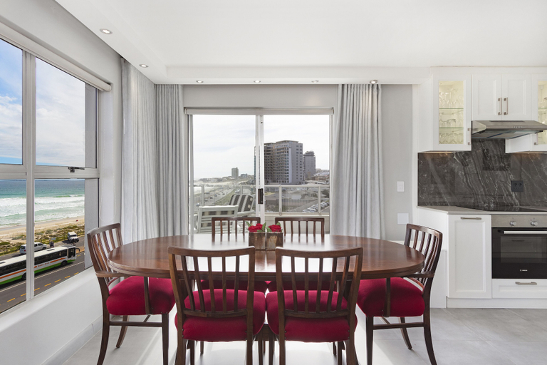 Others 5, Sunset Boulevard 32, City of Cape Town