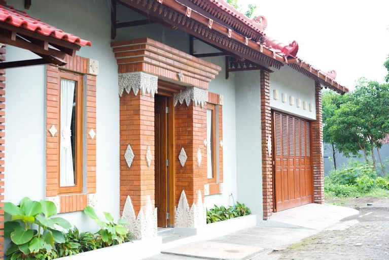 Puri Bali - Family House & Villa Syariah, Sleman