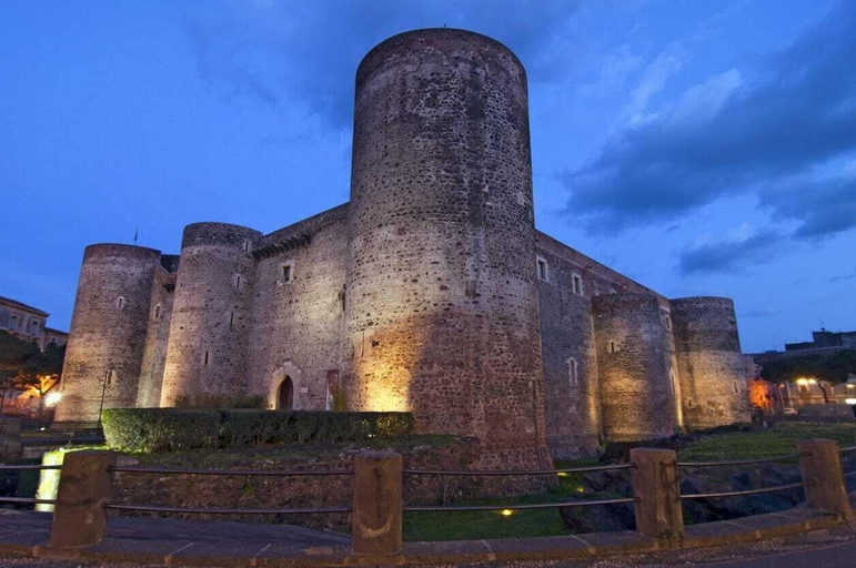 Exterior & Views 2, B&B Acireale - Il Cavalluccio Marino Fronte Mare, Catania