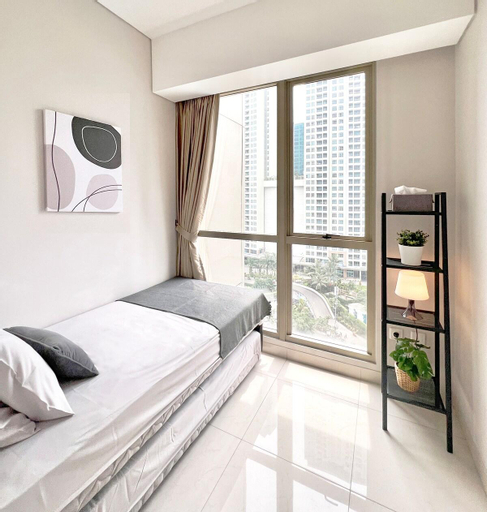 Bedroom 2, Comfy 3BR at Taman Anggrek, West Jakarta