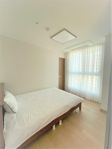 Bedroom 2, New Gyeopo D H Aner Hills 4Room 2Bath Gangnam New Luxury Apartment Long-term Inquiry, Gangnam