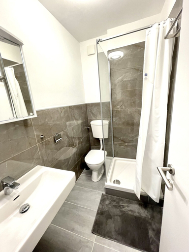 Bathroom 3, Pension Maier, Villach