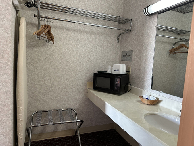 Bathroom 4, Americas Best Value Inn & Suites Dalton, Whitfield