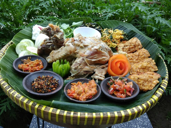 Food & Drinks 5, VILLA KAMPUNG AYEM, natural & kapasitas rombongan, Sleman