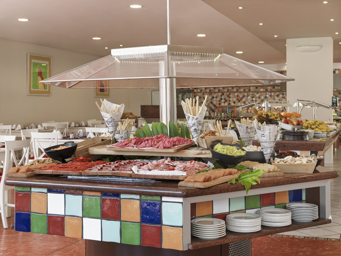 Food & Drinks 5, Hotel Las Aguilas Tenerife, Affiliated by Melia, Santa Cruz de Tenerife